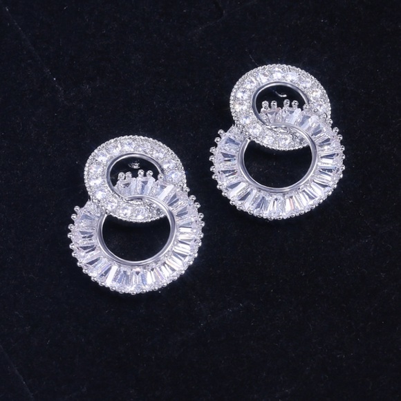 ** Luxury 925 Silver White Sapphire Hoop Earrings - Picture 6 of 7
